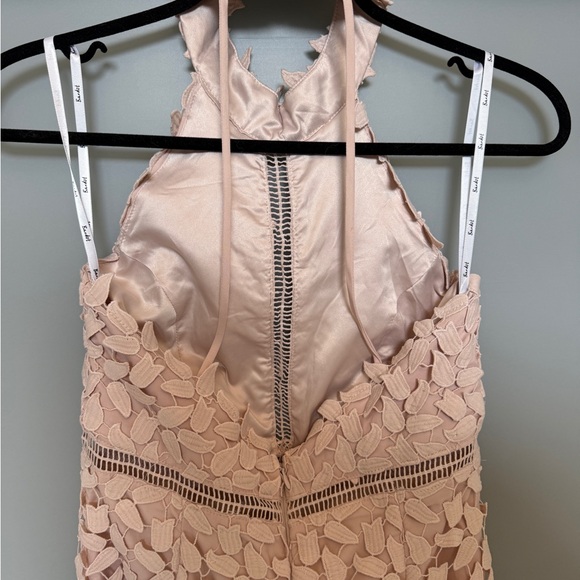 Bardot Gemma Floral Lace Dress in Blush Pink - Picture 7 of 7